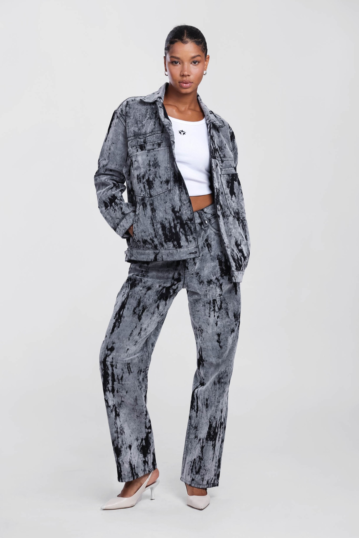YVZ Denim Jacke und Jeans im Fotostudio Helle Kammer Köln